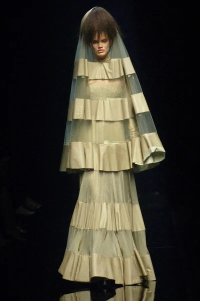 Look 32